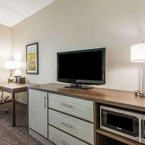 Executive Queen Room